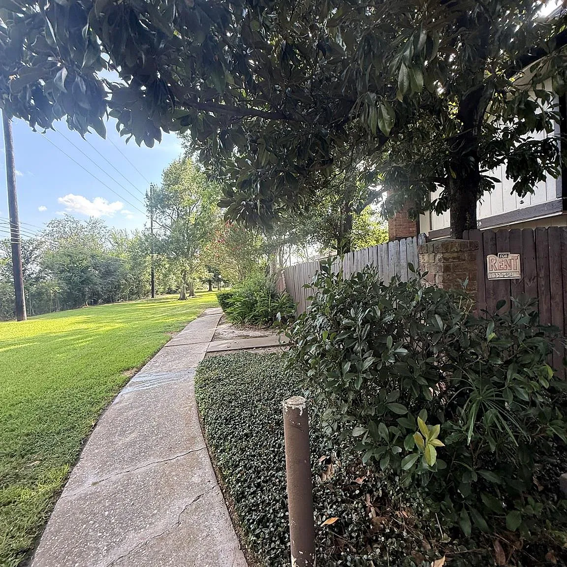 2 bed, 1.5 bath, 1168 sqft, $1,485 — Photo 3