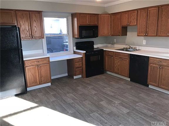 2nd image of 48 Clubhouse Dr