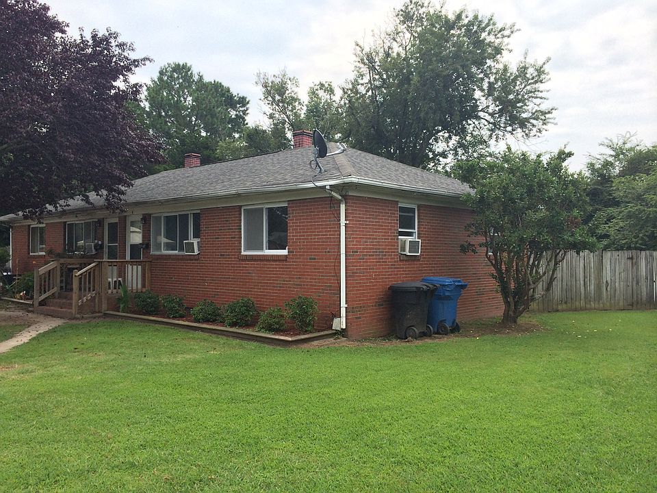 1st image of 415B West Ln