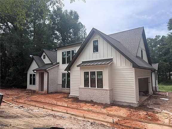 2nd image of 125 Augusta Ct