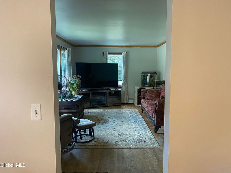 5th image of 50 Abbott Street