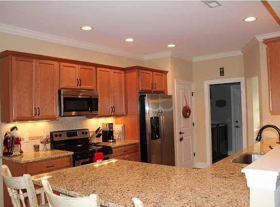 4th image of 909 Lynnstone Dr #114