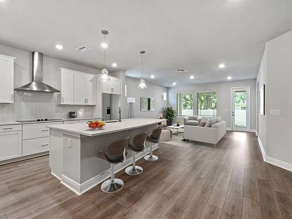 The Crestview - Kitchen