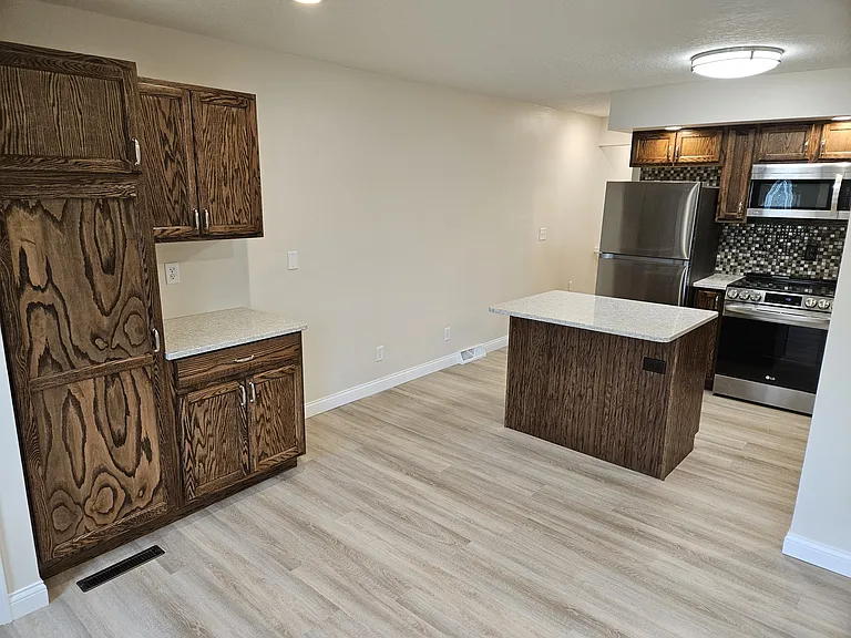 3401 Clover Hills Dr — Photo 7