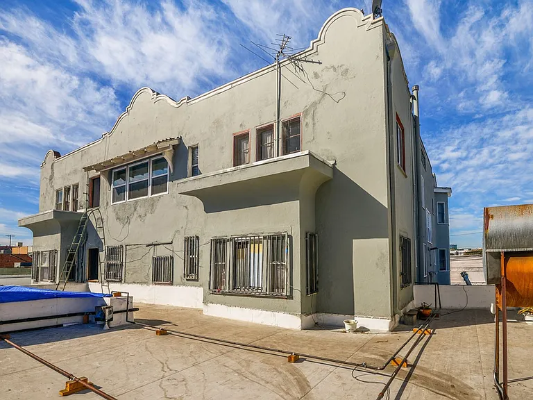 MacArthur Park Apartments — Photo 33