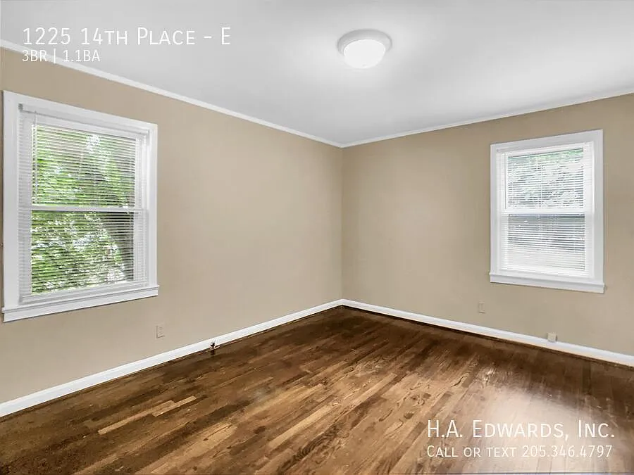 1225 14th Place E — Photo 2