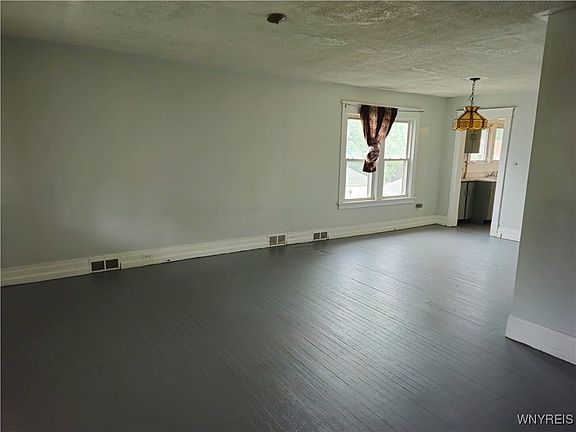 4th image of 1827 Cleveland Ave