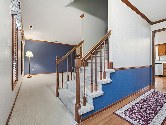 4th image of 8714 Greenmeadow Dr