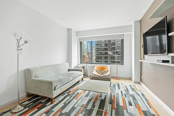 Rented by Aviram Garma, LREB | media 18