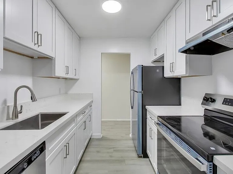 2820 Park Blvd #108 — Photo 7