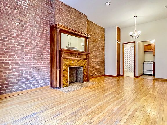 3rd image of 319 W 100th St #A3