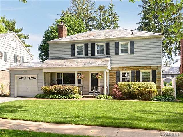 1st image of 140 Seaman Ave