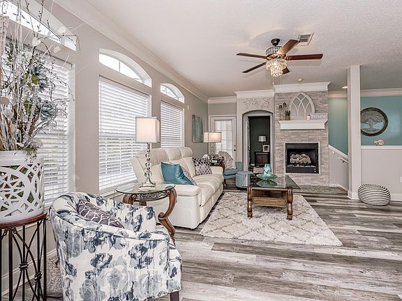 5th image of 2252 Beach Dr