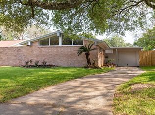 6801 Rowan Ln, Houston, TX 77074