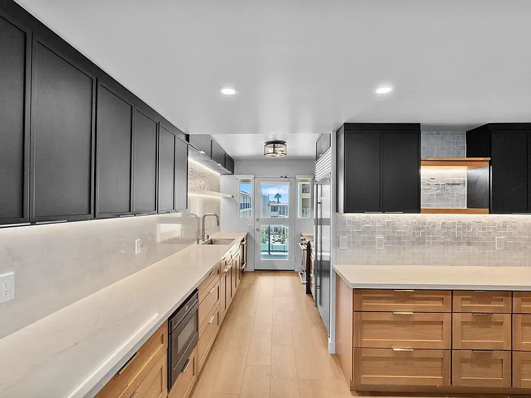 939 Coast Blvd #6F — Photo 8