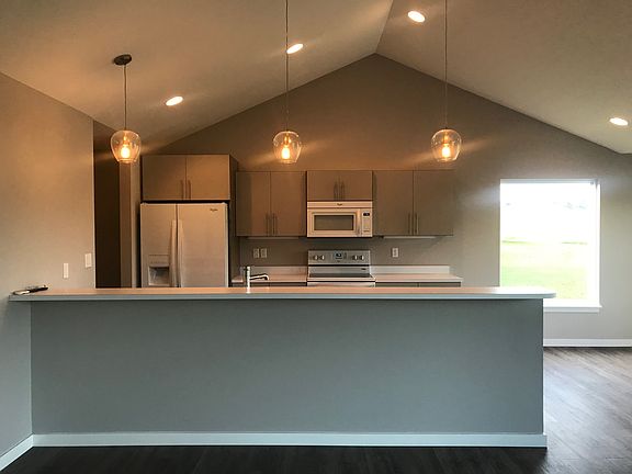 4th image of 222 Paradigm Dr
