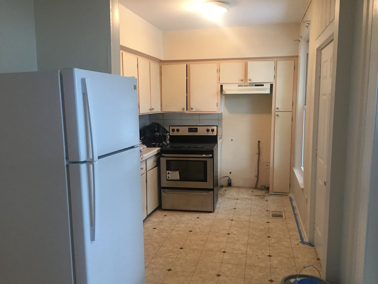 3 bed, 1000 sqft, $2,150 — Photo 4