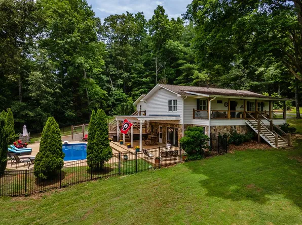 111 Hickory Trl, Blairsville, GA 30512