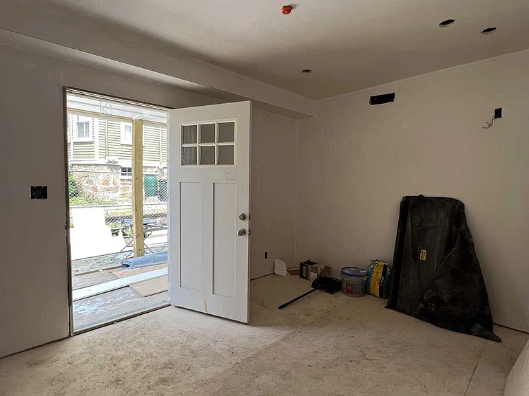 Hunnewell Ave — Photo 15