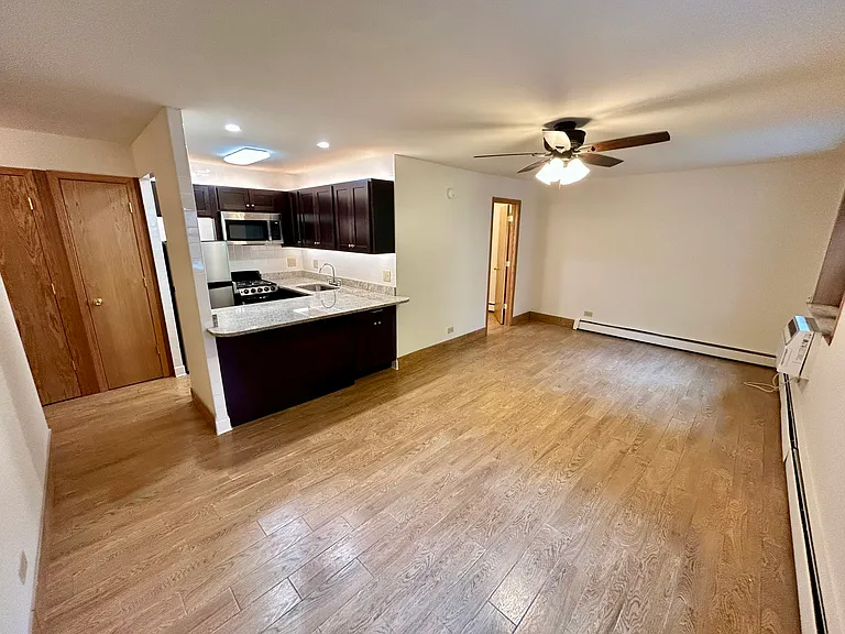 531 W Deming Place — Photo 28