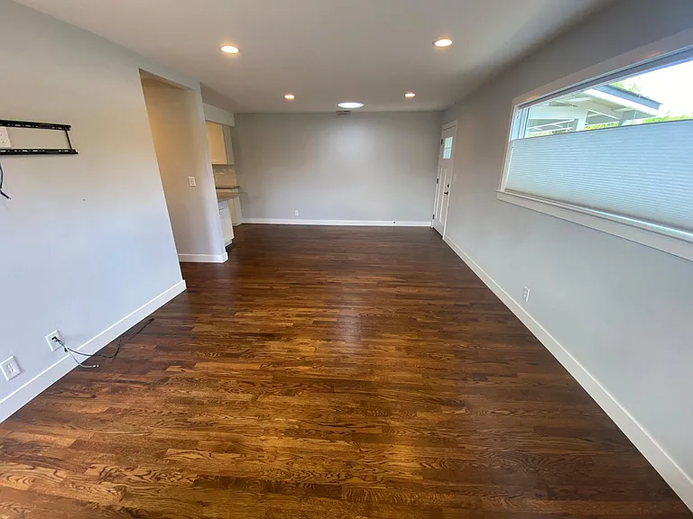 1246 E Hamilton Ave — Photo 5