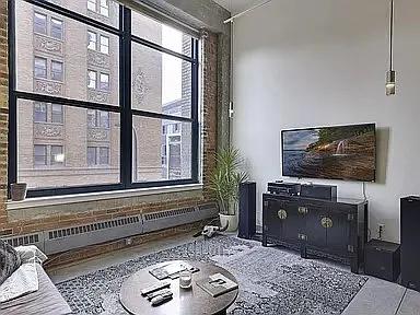 1 bed, 961 sqft, $2,400 — Photo 2