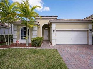 1211 NE 37th Pl, Homestead, FL 33033