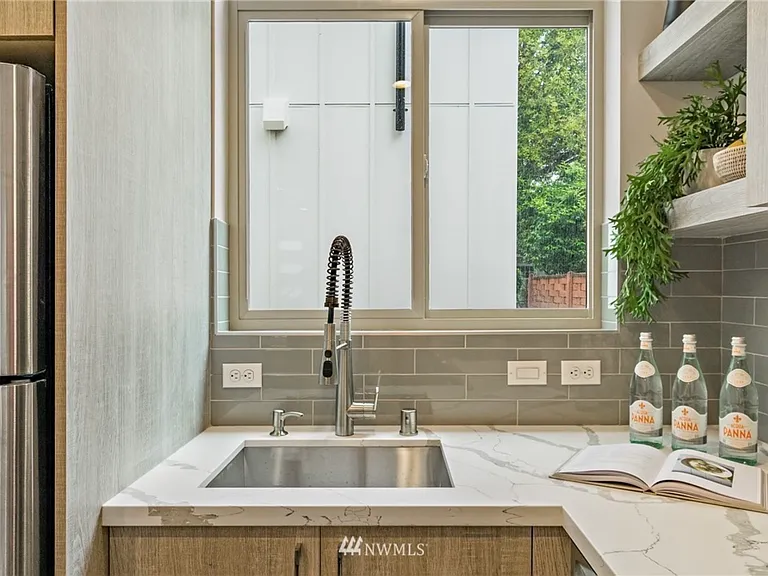 5618 California Ave SW #B — Photo 17