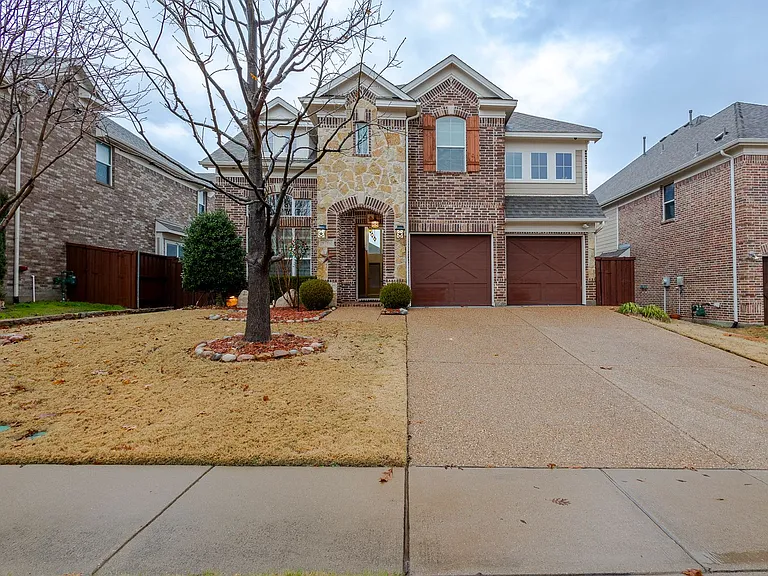 9704 Tanen Dr — Photo 3