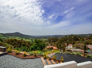 3885 Lake Garden Dr, Fallbrook, CA 92028