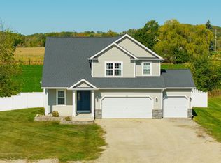 131 W Blackhawk Dr, Fort Atkinson, WI 53538