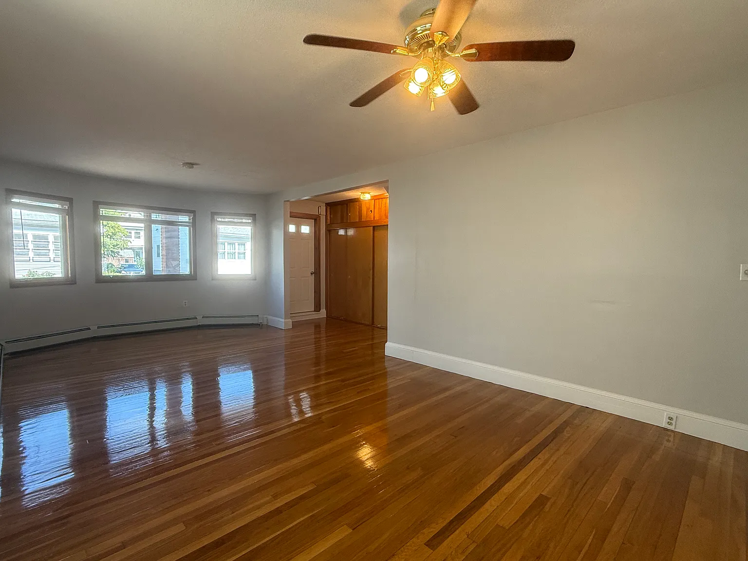 2 bed, 1050 sqft, $2,500 — Photo 3