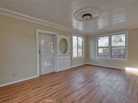 3rd image of 850 W 132nd St