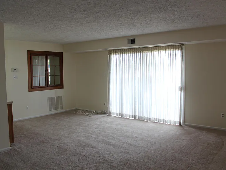 216 Locust St SE #129 — Photo 2
