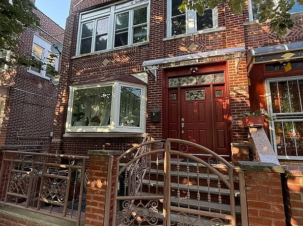 685 Essex St, Brooklyn, NY 11208