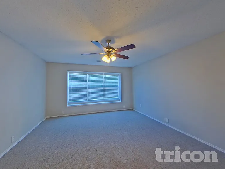 1619 Columbia Dr — Photo 8