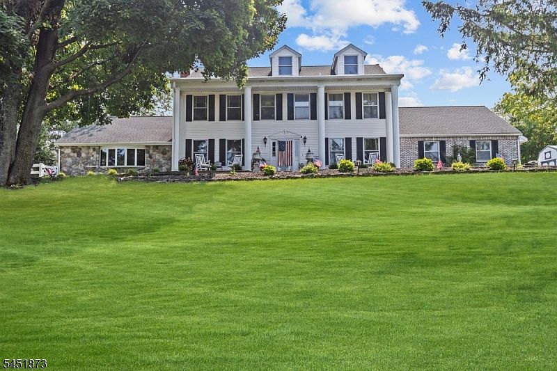 1st image of 20 Mountain View Dr