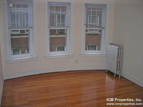 2nd image of 5208 N Damen Ave #2D