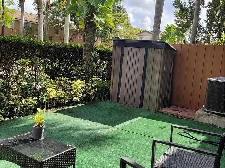 1015 SE 24th Ter #1015 — Photo 14