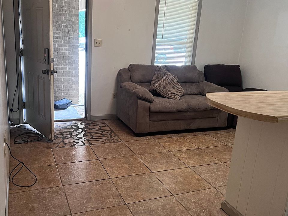 2nd image of 108 Smith Dr #8