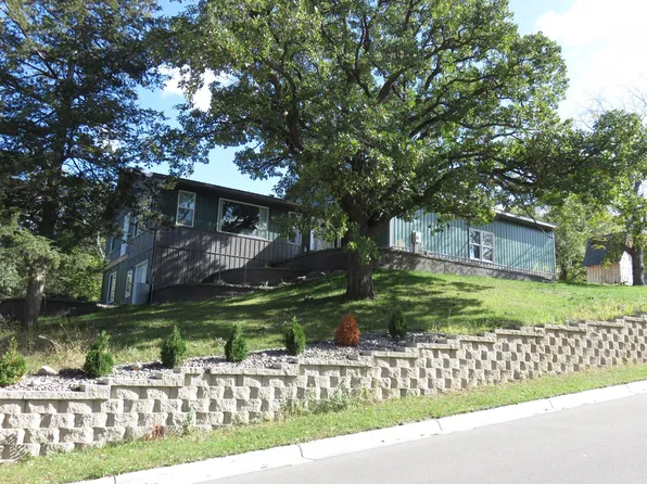 301 Central Ave E, New London, MN 56273