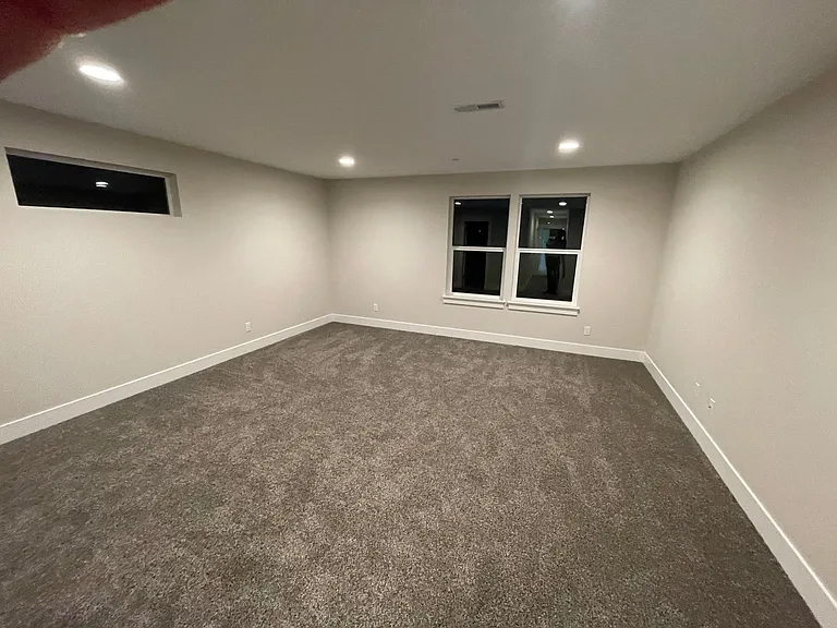 1401 Hardcastle Ave — Photo 6
