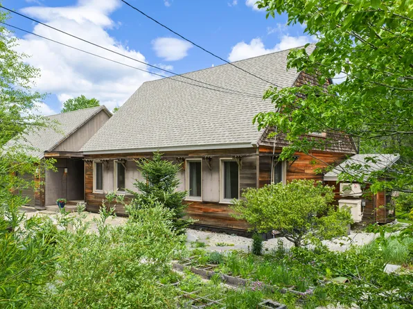 245 Lower Flying Point Road, Freeport, ME 04032