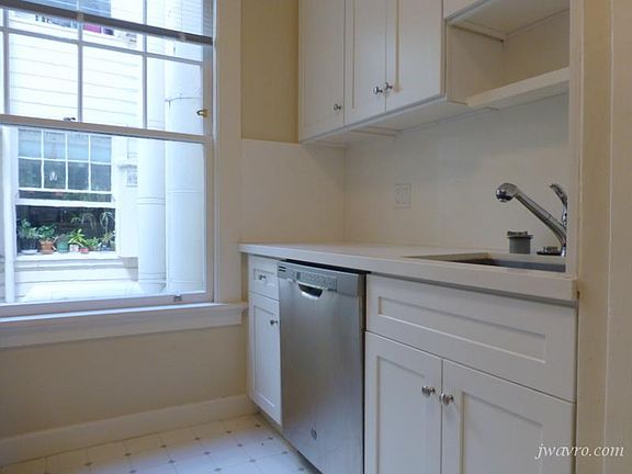 3rd image of 2550 Fulton St #2
