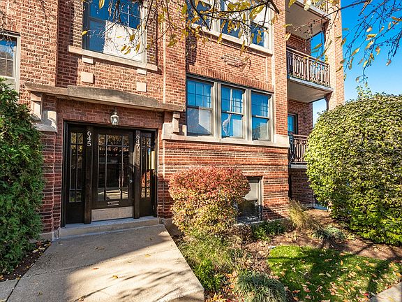 3rd image of 647 Garfield St APT 2