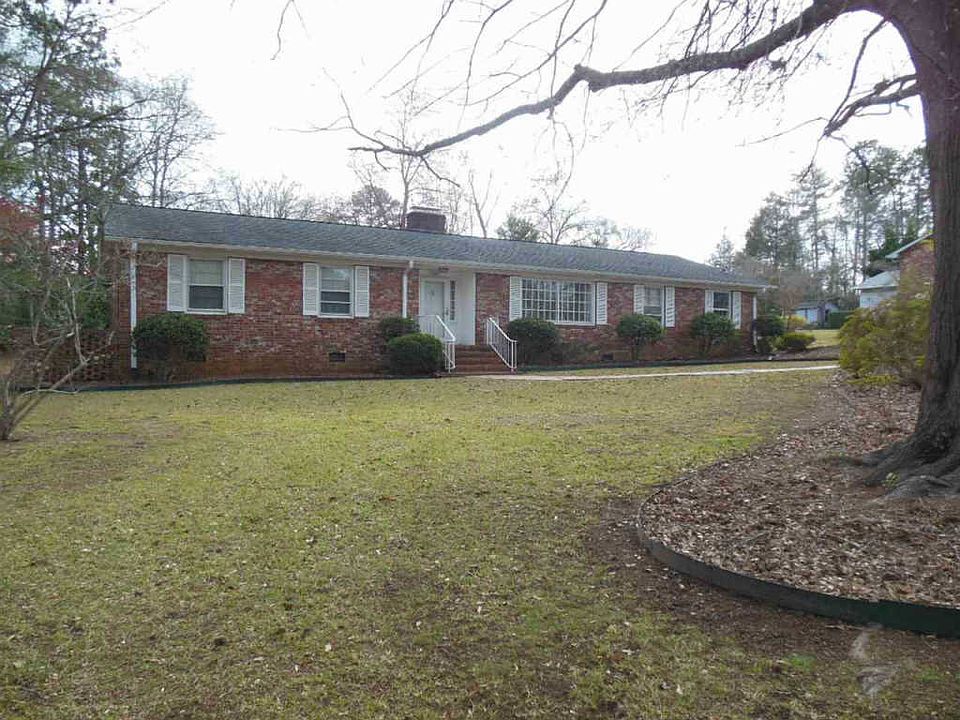 1st image of 209 Gordon Dr