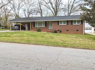 117 Archdale Dr, Mauldin, SC 29662