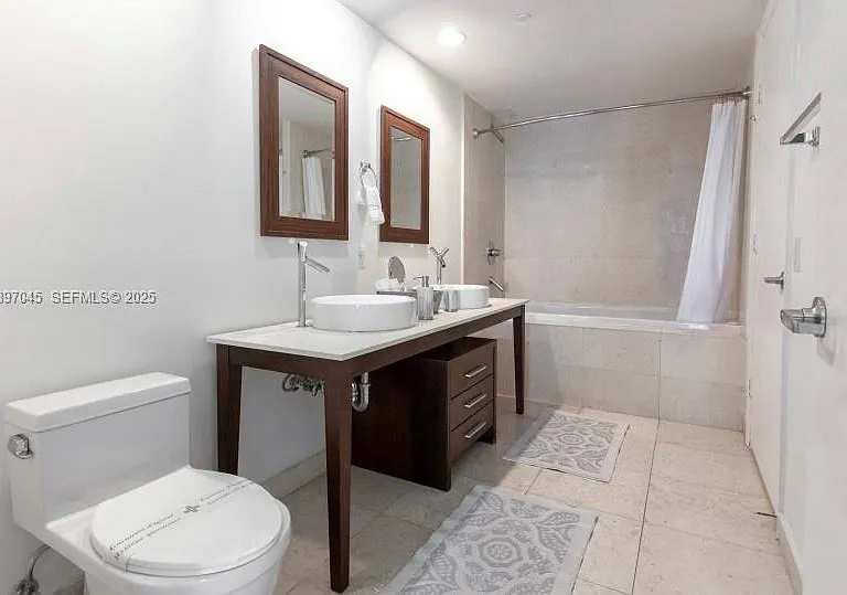 485 Brickell Ave — Photo 18