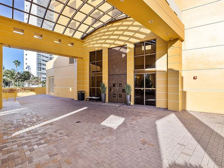 16275 Collins Ave #502 — Photo 32