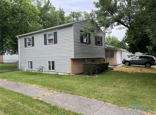 2535 Greenacre Dr, Findlay, OH 45840